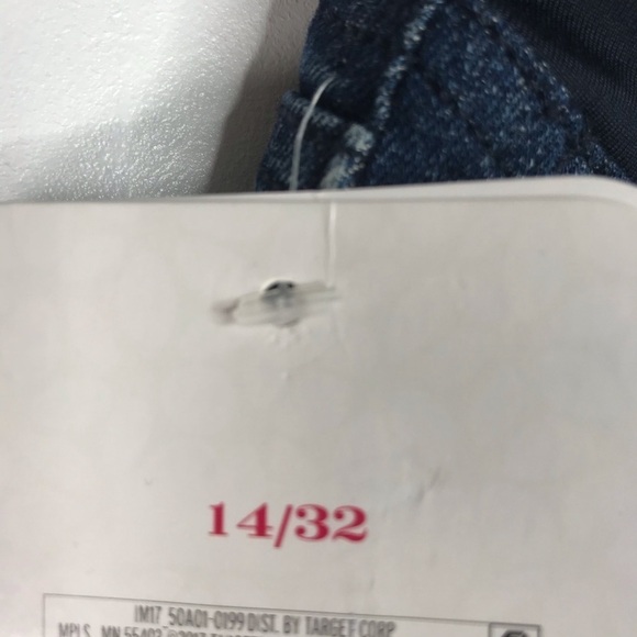 NWT Maternity Midi Short with crossover panel - Picture 3 of 7